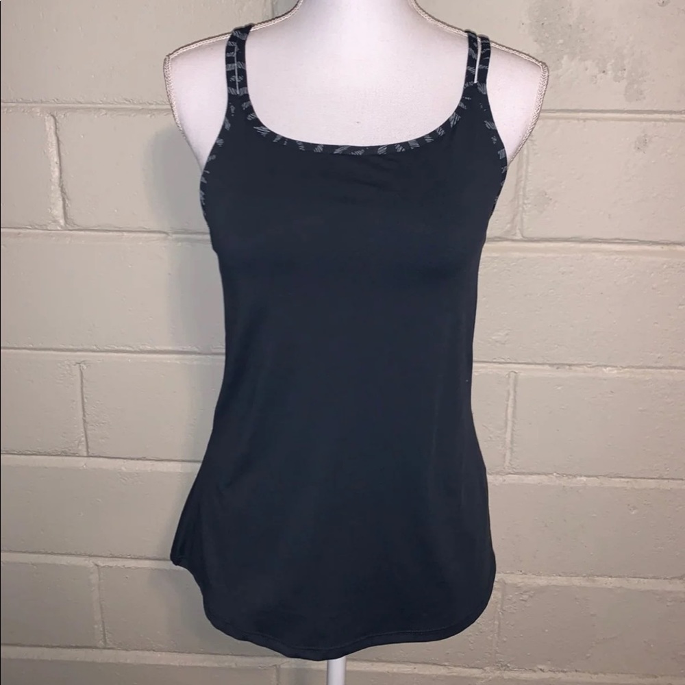 ✨M Fabletics tank✨
